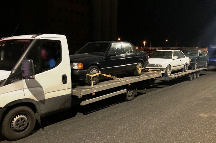 Veterán BMW-k és Mercedesek miatt bírságoltak az autópályán