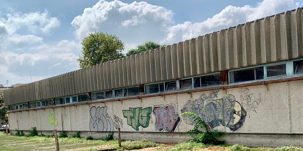 Graffitiseket keresnek a Debreceni Mentőállomás munkatársai