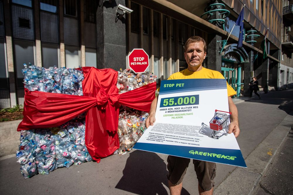 A Greenpeace Magyarország "ajándéka" és a petíció Palkovics Lászlónak