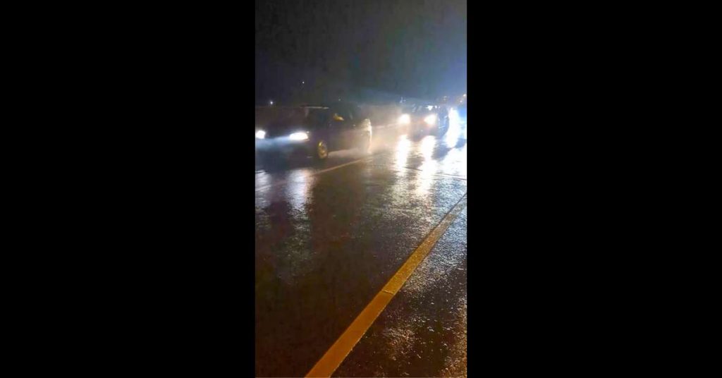 Éjszakai autós felvonulás a hétvégén elhunyt vétlen sofőr emlékére