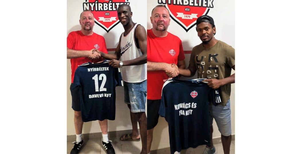 Ibrahima Sidibe és Luis Ramos Tripsánszki Jánossal, a Nyírbéltek KSE szakmai vezetőjével.