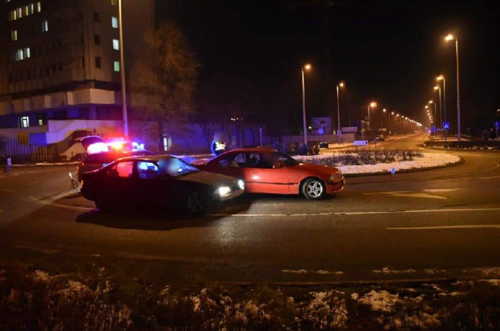 Tárgyalást tartottak a volt barátnőjét BMW-vel üldöző férfi ügyében