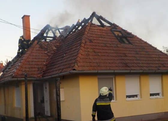 Családi ház tetőszerkezete égett Józsán