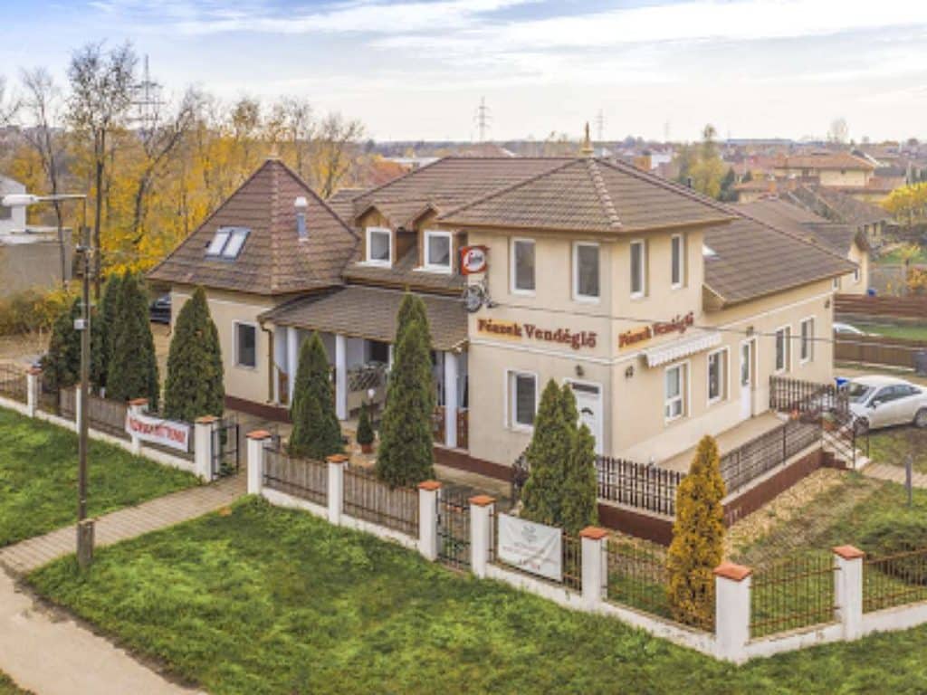 Bontják Debrecen egyik vendéglőjének épületét